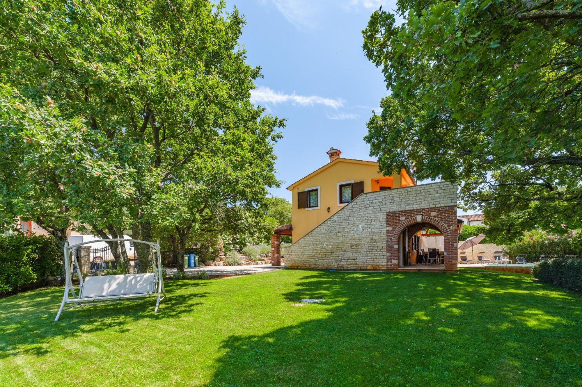 Villa Hrast Bacva Višnjan エクステリア 写真