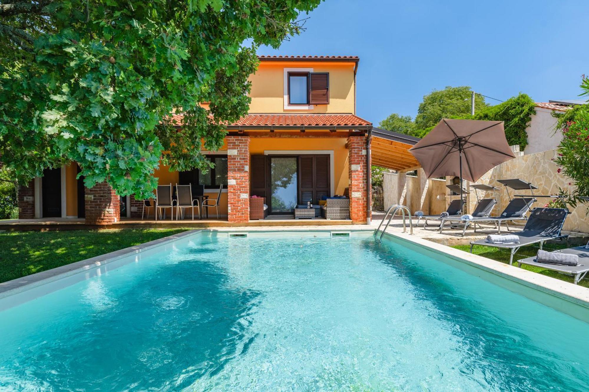 Villa Hrast Bacva Višnjan エクステリア 写真