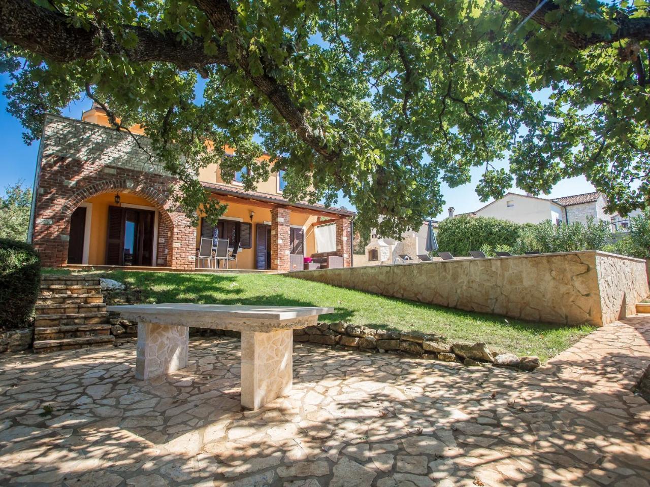 Villa Hrast Bacva Višnjan エクステリア 写真