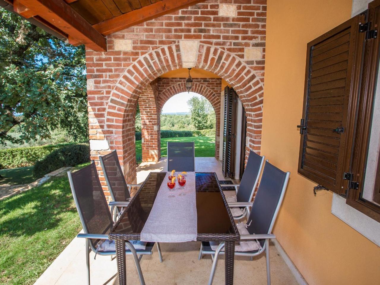 Villa Hrast Bacva Višnjan エクステリア 写真